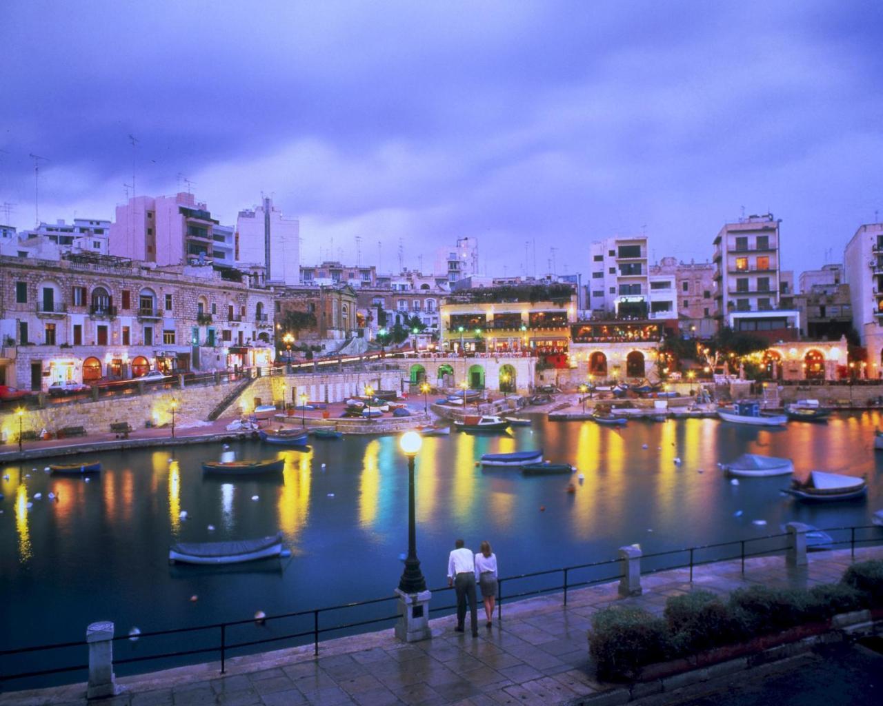 Seaview Apartment In Fort Cambridge, Sliema Zewnętrze zdjęcie