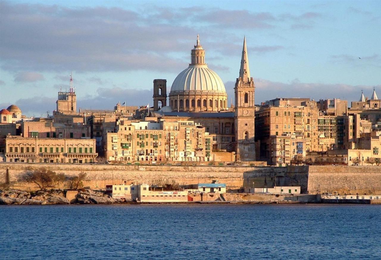 Seaview Apartment In Fort Cambridge, Sliema Zewnętrze zdjęcie